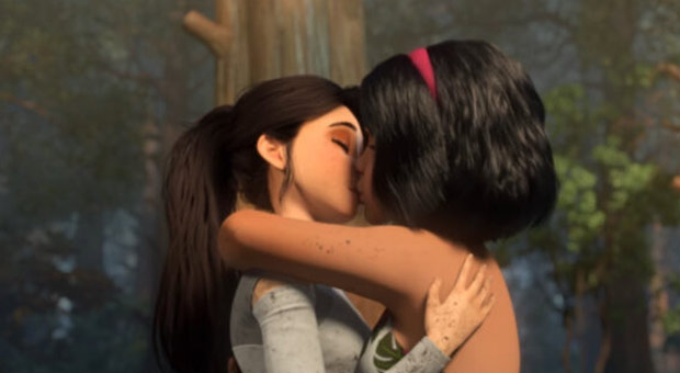 Netflix under Investigation in Hungary over Lesbian Kiss in Children's Cartoon
