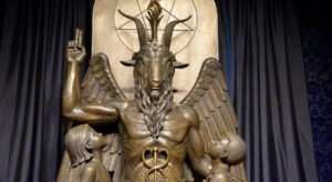 Satanic Temple Sets Up Display Near Nativity Scene in Illinois State Capitol Building