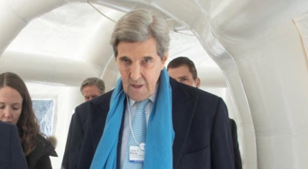 John Kerry Gives Bizarre Response When Confronted about Flying on Private Jets – WATCH