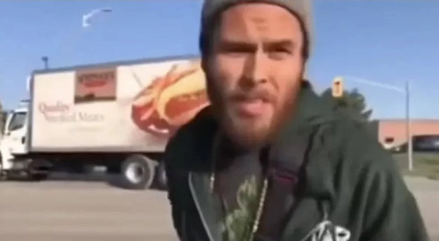 Video of Vegans Learning 'HARD Lesson' After Trying to Stop Livestock Truck Goes Viral