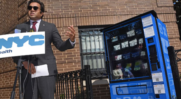 New York Unveils City-s Fist Vending Machine for Drug Addicts with Free Crack Pipes