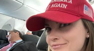 Trump Supporter-s Photo with Chris Christie Sleeping on Plane Goes Viral