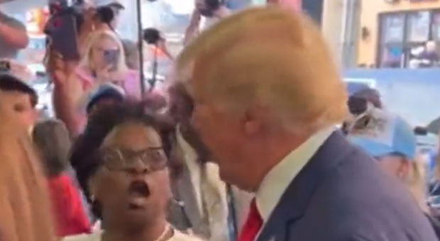 Black Woman Can-t Hide Her Excitement Meeting Trump My 401k Misses You