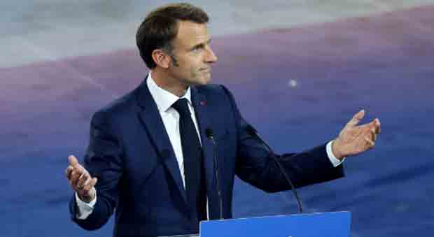 Macron Visibly Shocked as He’s Booed by Entire Stadium at Rugby World Cup