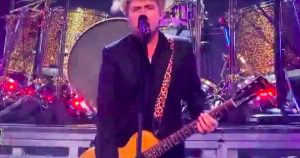 'Anti Establishment' Green Day Attack Trump Supporters during NYE Performance