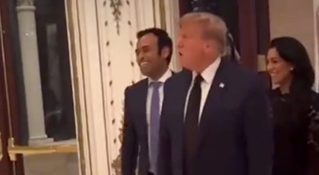 Trump Enters Mar-a-Lago with Vivek Ramaswamy, Internet Erupts on VP Speculation