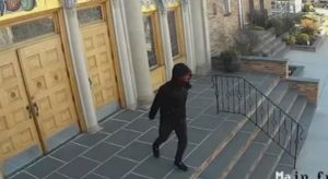 Mugger Punches, Robs Elderly Woman outside Church in Crime-Ridden New York